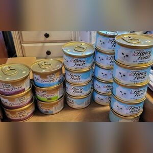 Gravy Lovers 20 Mixed Purina Fancy Feast- Seafood, Tuna Feast Cat Food Fresh